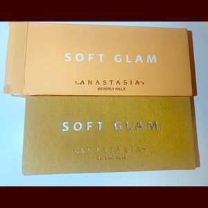 Anastasia Beverly Hills Soft Glam pallet